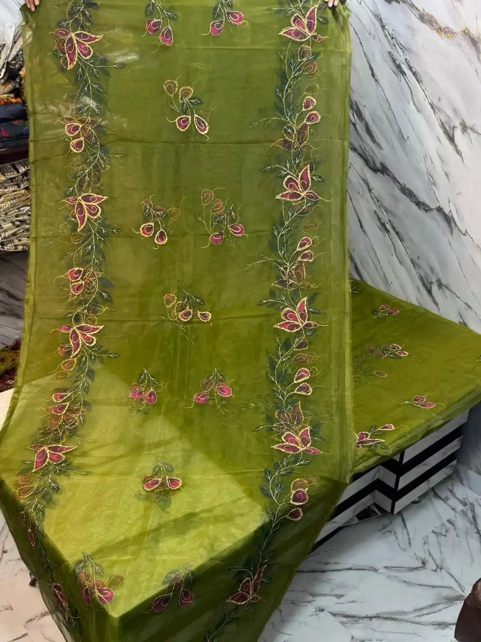 4PC MEHNDI ORGANZA HEAVY HAND PAINT FULLY GOTTA WORK