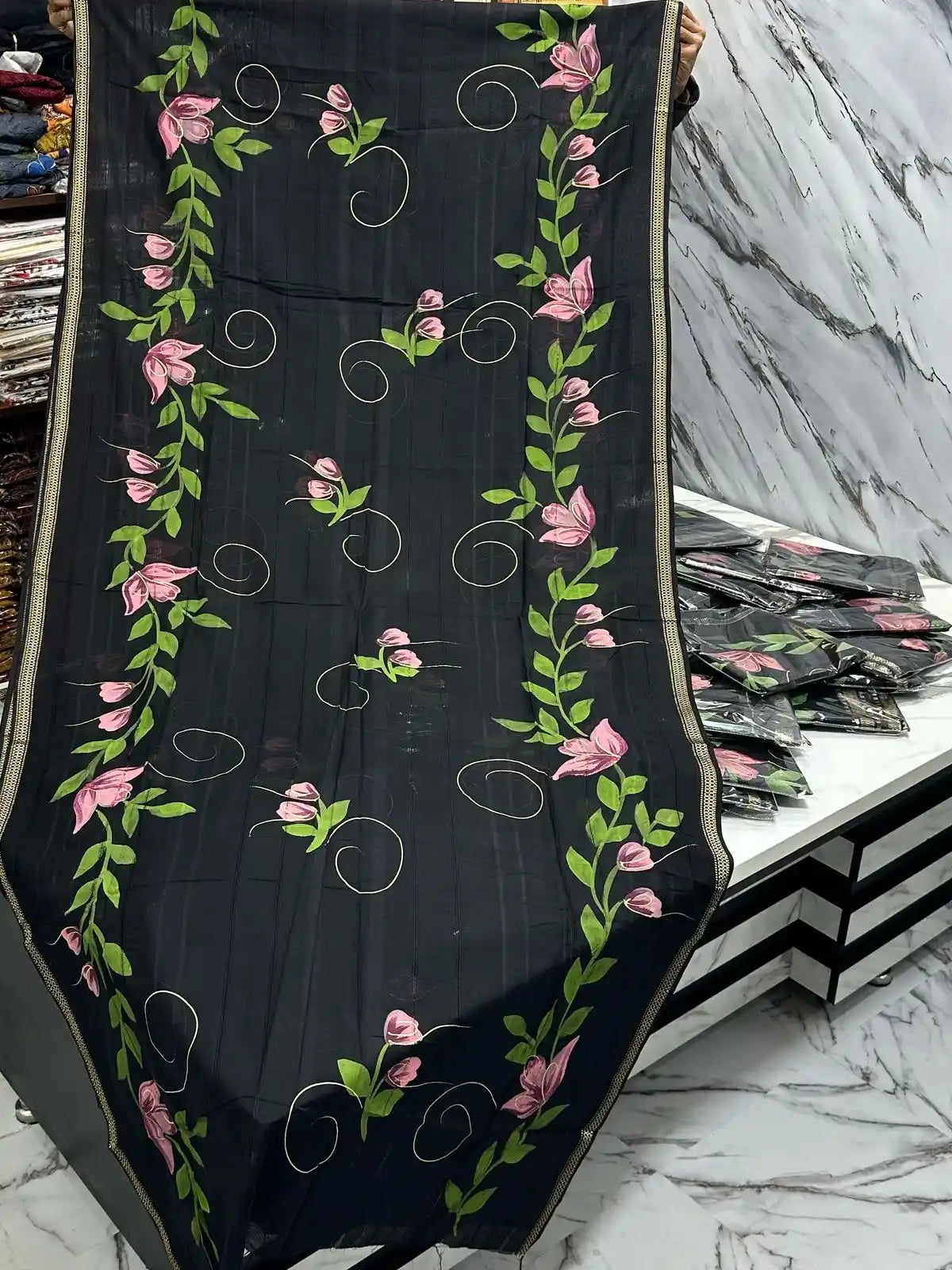 PURE LAWN SOFT HANDPAINTED DUPATTA TARKASHI WORK PREMIUM QUALITY.